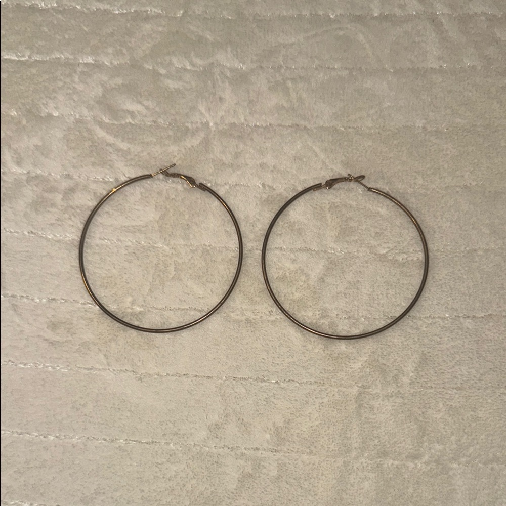 Elegant Gold Hoop Earrings